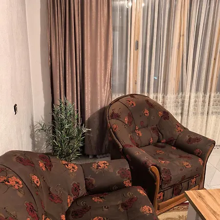 къща томови 게스트하우스